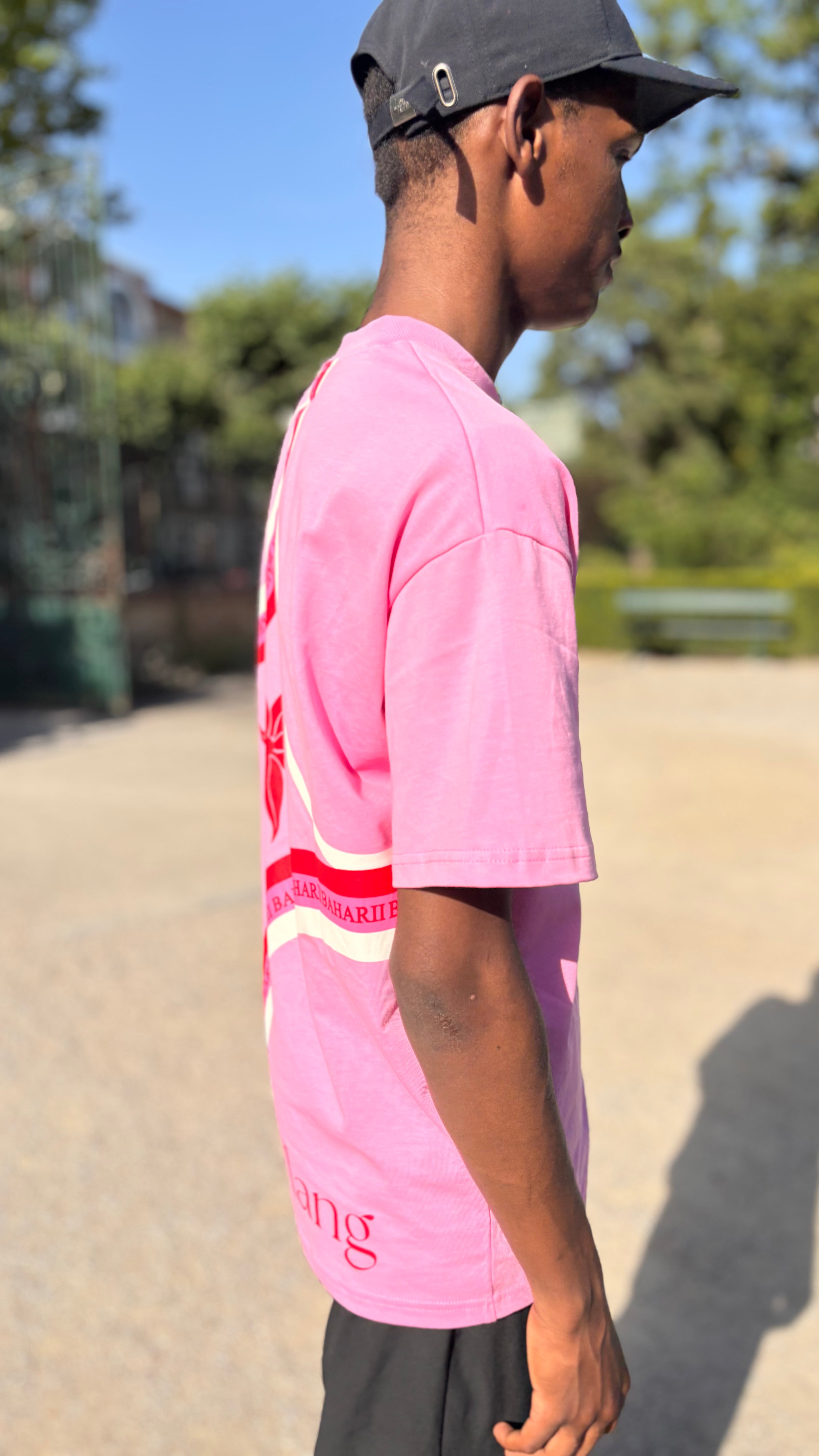 T-shirt Rose Baharii Oversize – Édition Signature